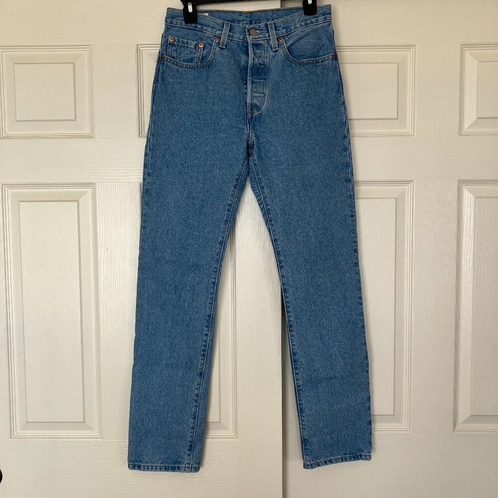 501 Levi's women's Jeans size 26W 32L Light wash